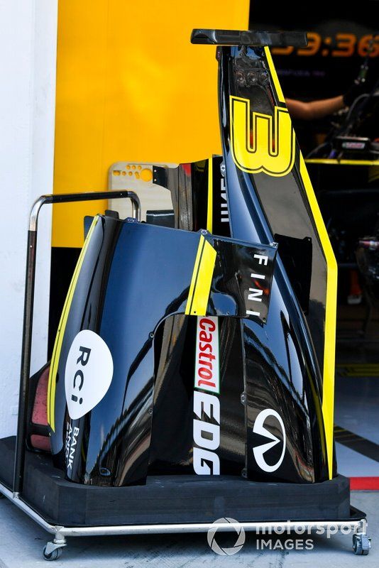 Cubierta motor del Renault R.S.19 