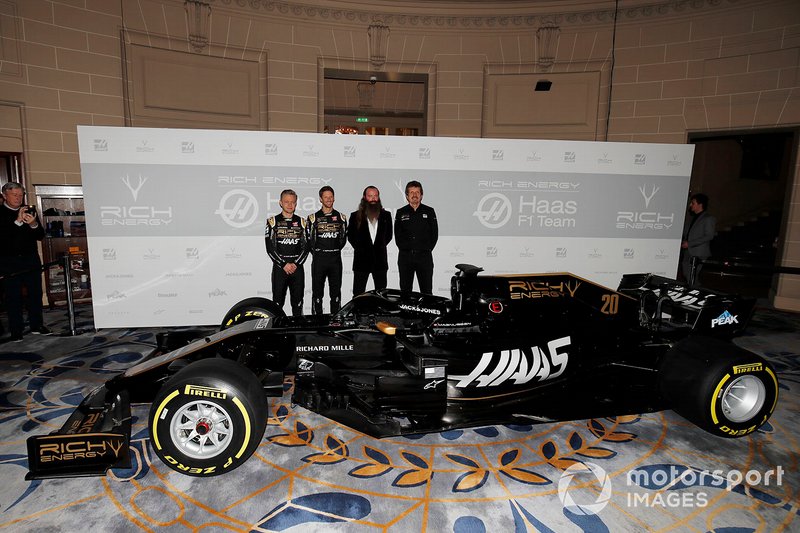 Ромен Грожан, Haas F1 Team, Кевін Магнуссен, Haas F1 Team, керівник Haas F1 Гюнтер Штайнер, генеральний директор Rich Energy Вільям Сторі