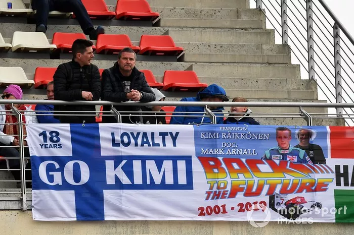 Pancartas sobre Kimi Raikkonen, Alfa Romeo Racing 