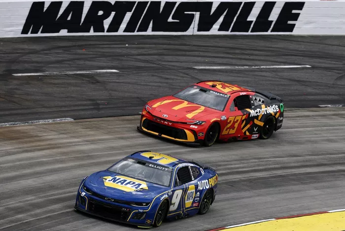 Chase Elliott, Hendrick Motorsports Chevrolet, Bubba Wallace, 23XI Racing Toyota