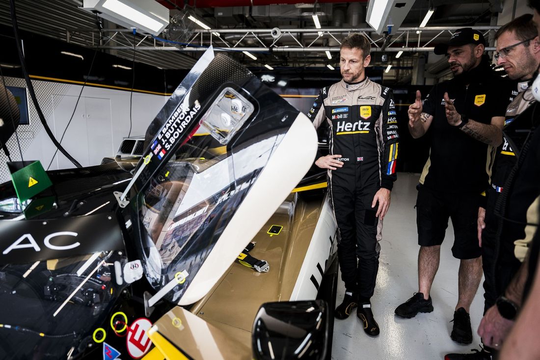 #38 Cadillac Hertz Team Jota Cadillac V-Series.R: Jenson Button