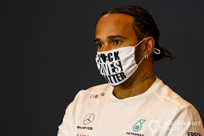 Lewis Hamilton, Mercedes-AMG F1, en la conferencia