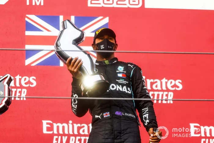 Podio: ganador de la carrera Lewis Hamilton, Mercedes-AMG F1 celebra