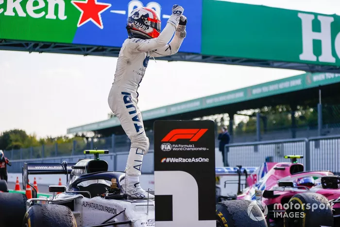 Ganador Pierre Gasly, AlphaTauri, celebra
