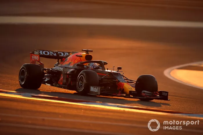 Max Verstappen, Red Bull Racing RB16B 