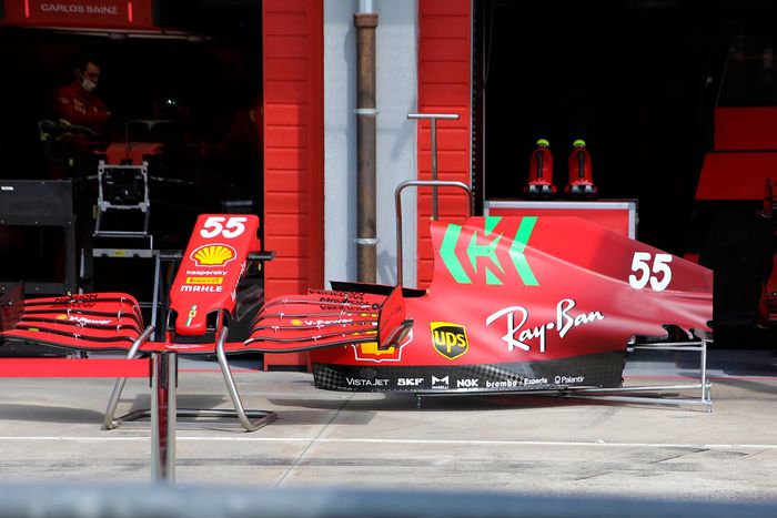 Alerón delantero y cubierta motor del Ferrari SF21