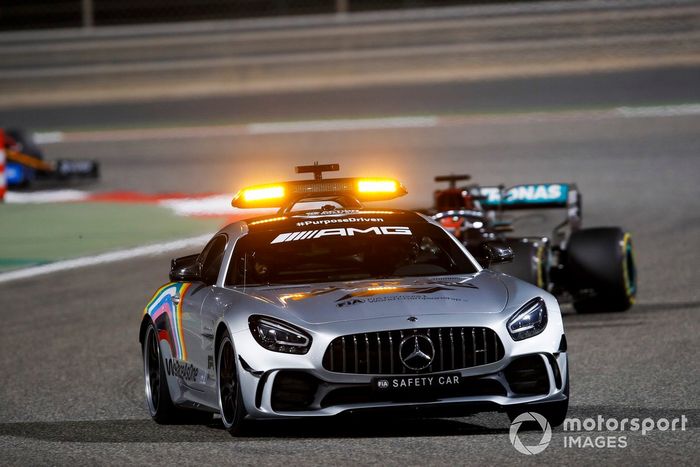 Safety Car y George Russell, Mercedes F1 W11