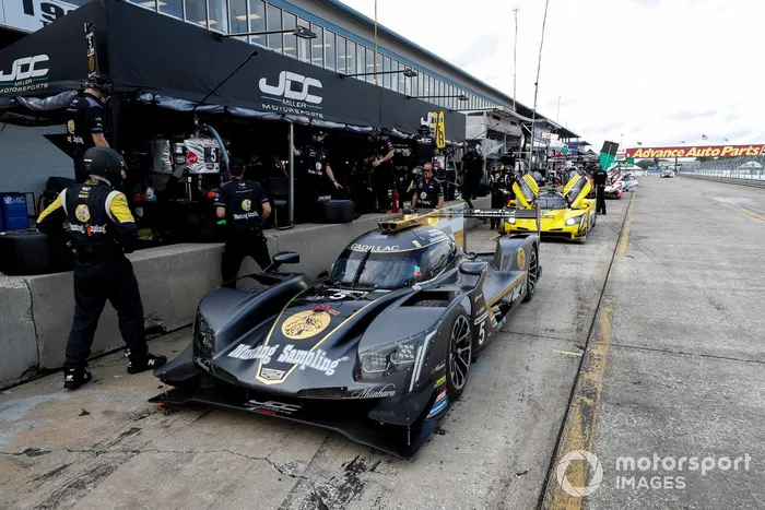 #5 Mustang Sampling Racing / JDC-Miller MotorSports Cadillac DPi, DPi: Sebastien Bourdais, Tristan Vautier, Loic Duval