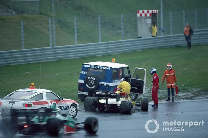 Patrick Tambay - 10 abandonos en la primera vuelta