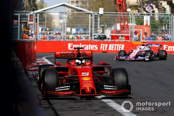 Sebastian Vettel, Ferrari SF90 y Sergio Pérez, Racing Point RP19 