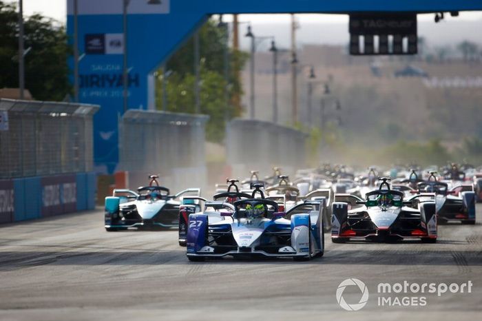 Alexander Sims, BMW I Andretti Motorsports, BMW iFE.20 Sébastien Buemi, Nissan e.Dams, Nissan IMO2, Lucas Di Grassi, Audi Sport ABT Schaeffler, Audi e-tron FE06 en la salida