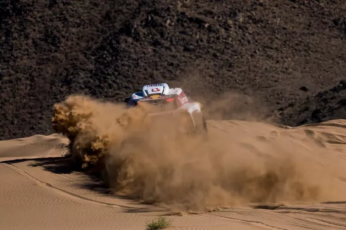 #305 JCW X-Raid Team: Carlos Sainz, Lucas Cruz