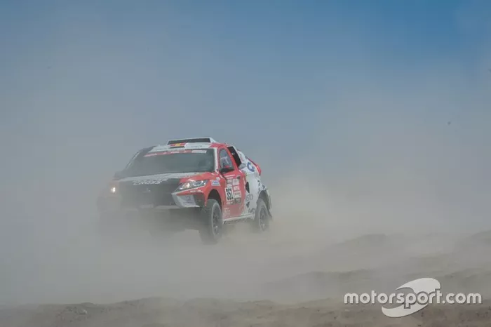 #351 Mitsubishi: Cristina Gutierrez, Pablo Moreno Huete