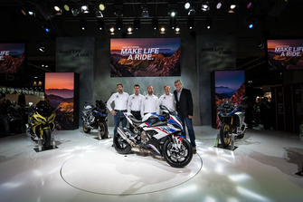 Marc Bongers, directeur de BMW Motorrad Motorsport, Markus Reiterberger, Tom Sykes, Shaun Muir, Team prinicpal, Dr. Markus Schramm, chef de BMW Motorrad