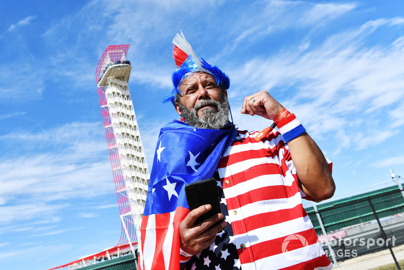 Fan with American flag