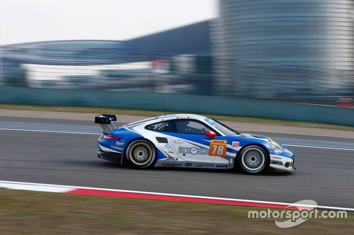 #78 KCMG Porsche 911 RSR: Christian Ried, Wolf Henzler, Joël Camathias