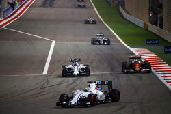 Felipe Massa, Williams FW38; Valtteri Bottas, Williams FW38 und Kimi Räikkönen, Ferrari SF16-H