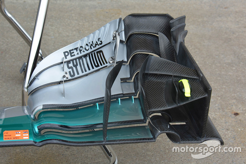 Mercedes AMG F1 W07, dettaglio dell'ala anteriore