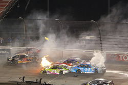 Crash: Ryan Newman, Richard Childress Racing, Chevrolet; Dylan Lupton, BK Racing, Toyota; David Raga