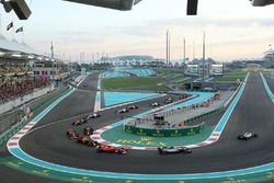 Valtteri Bottas, Mercedes-Benz F1 W08  leads at the Start of the race