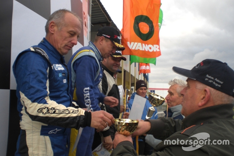 Подіум GT Open: Олег Скуз, Ігор Скуз, Павло Копилець, Євген Борщенко, Юрій Сєров та Юрій Бомбардеров