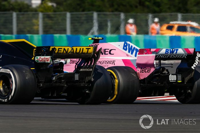 Esteban Ocon, Force India VJM11, lucha con Carlos Sainz Jr., Renault Sport F1 Team R.S. 18