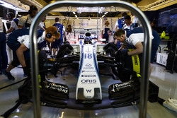 Mechanics working on the car of Lance Stroll Williams FW40