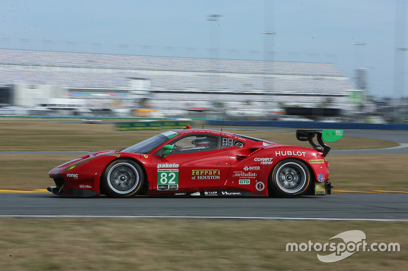 #82 Risi Competizione Ferrari 488 GT3, GTD: Ricardo Perez de Lara, Martin Fuentes, Santiago Creel, M