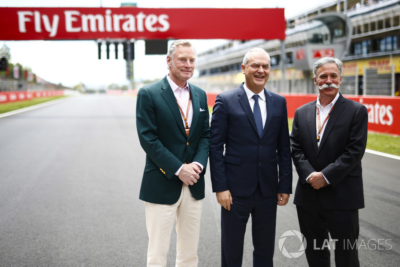 Sean Bratches, Managing Director, Operazioni Commerciali, Formula One Group, Thierry Antinori, Vice Presidente Esecutivo e Chief Commercial Officer, Emirates Airlines, e Chase Carey, Chairman, Formula Uno