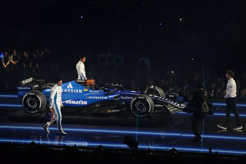 Carlos Sainz, Williams, Williams FW47, Alex Albon, Williams