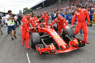 Kimi Raikkonen, Ferrari SF71H sur la grille