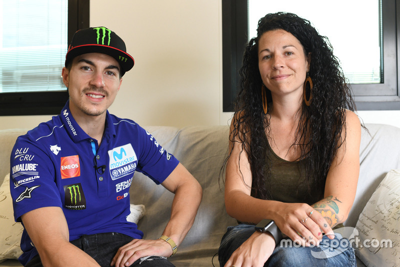 Maverick Viñales, Yamaha; Marta Caparrós, CEO de AUssieYouTOO