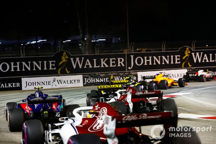 Carlos Sainz Jr., Renault Sport F1 Team R.S. 18, Nico Hulkenberg, Renault Sport F1 Team R.S. 18, Charles Leclerc, Sauber C37, Pierre Gasly, Scuderia Toro Rosso STR13, y Marcus Ericsson, Sauber C37