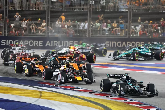 Oscar Piastri, McLaren, Max Verstappen, Red Bull Racing, George Russell, Mercedes