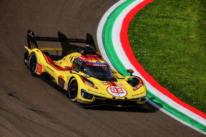 #83 AF Corse Ferrari 499P: Robert Kubica, Yifei Ye, Philip Hanson