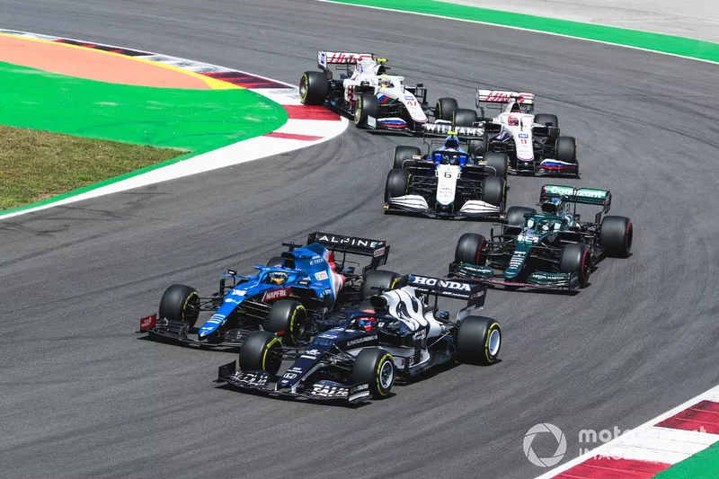 Yuki Tsunoda, AlphaTauri AT02, Fernando Alonso, Alpine A521, Lance Stroll, Aston Martin AMR21, Nicholas Latifi, Williams FW43B, Nikita Mazepin, Haas VF-21, e Mick Schumacher, Haas VF-21