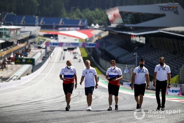 Nikita Mazepin, Haas F1, recorre la pista del GP de Estiria