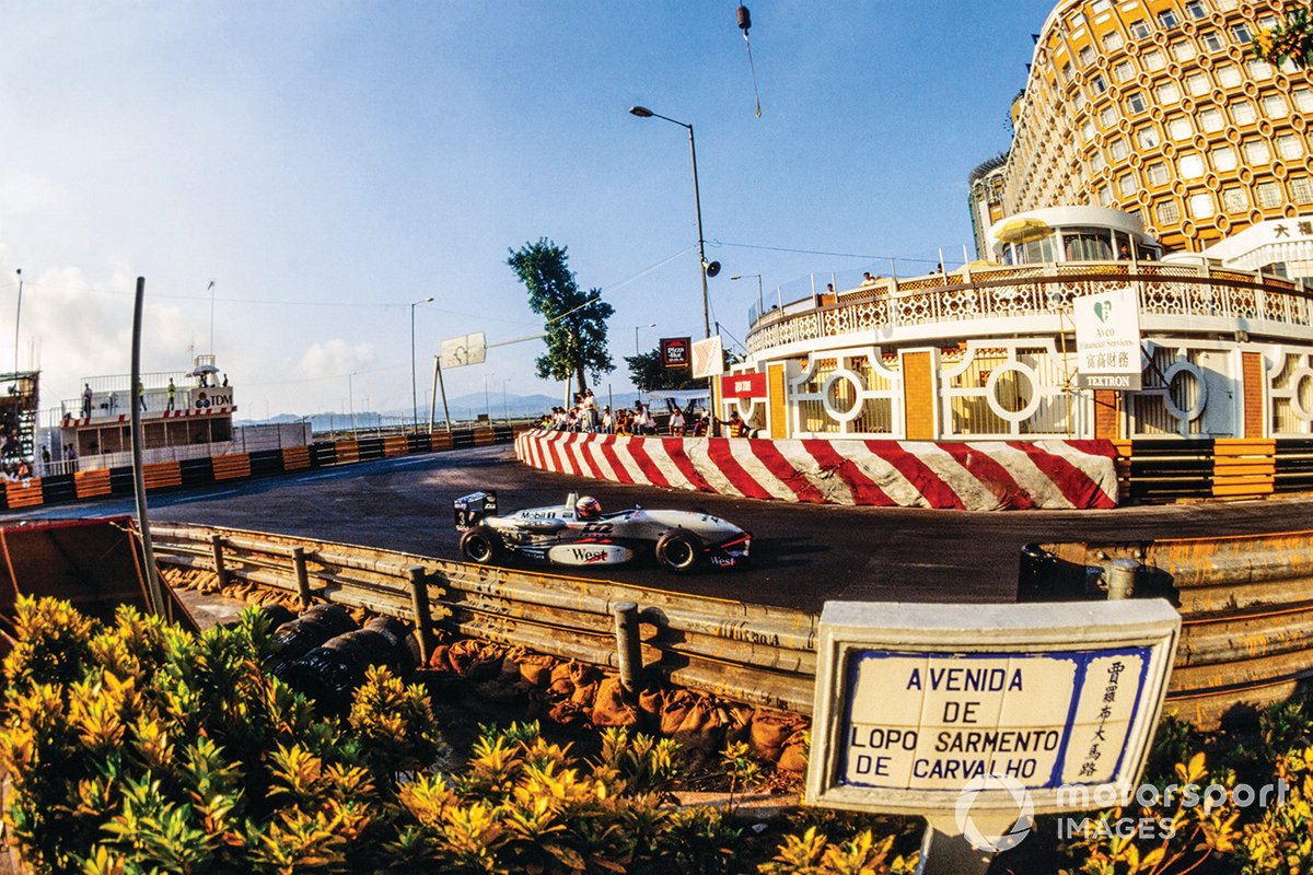 Angelelli stepped in for Heidfeld at BSR in 1997, but was booted out of the results 