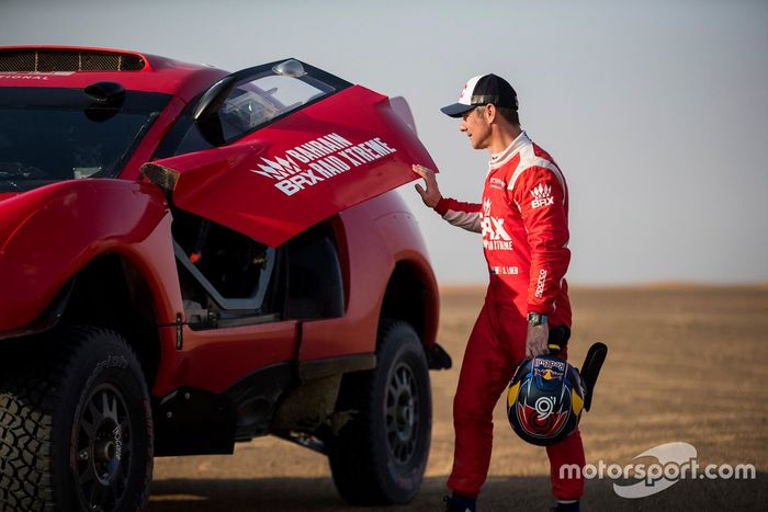 Sébastien Loeb con la decoración definitiva del BRX T1 Hunter