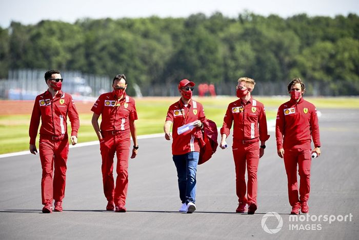 Sebastian Vettel, Ferrari con sus ingenieros