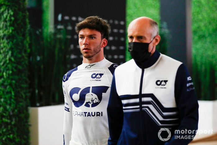 Pierre Gasly, Scuderia AlphaTauri, Franz Tost, director del equipo, Scuderia AlphaTauri