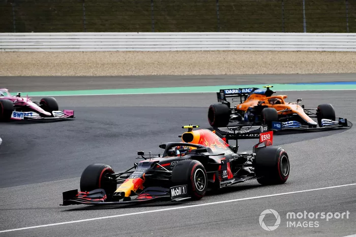 Alex Albon, Red Bull Racing RB16, Lando Norris, McLaren MCL35, Sergio Pérez, Racing Point RP20