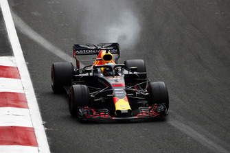 Daniel Ricciardo, Red Bull Racing RB14, suffers an engine failure