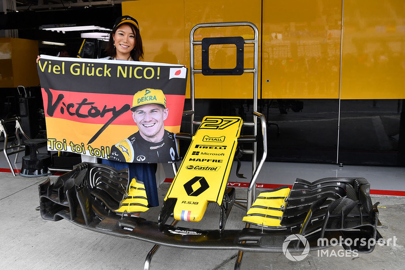 Nico Hulkenberg, Renault Sport F1 Team fan and banner