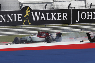 Charles Leclerc, Sauber C37 et Marcus Ericsson, Sauber C37 au premier tour