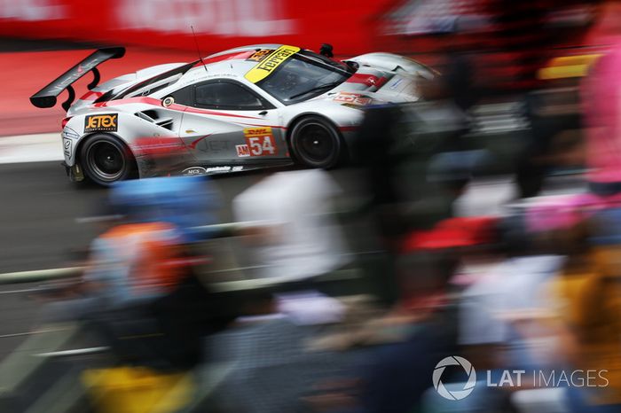 #54 Spirit of Race Ferrari 488 GTE: Thomas Flohr, Francesco Castellacci, Miguel Molina