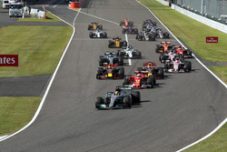 Start: Lewis Hamilton, Mercedes AMG F1 W08 leidt