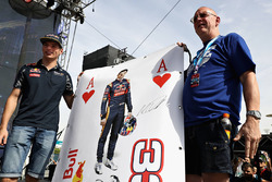 Max Verstappen, Red Bull Racing con fans