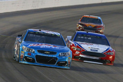 Dale Earnhardt Jr., Hendrick Motorsports Chevrolet, Joey Logano, Team Penske Ford