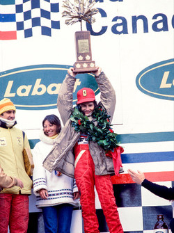 Podium: racewinnaar Gilles Villeneuve, Ferrari, derde plaats Carlos Reutemann, Ferrari